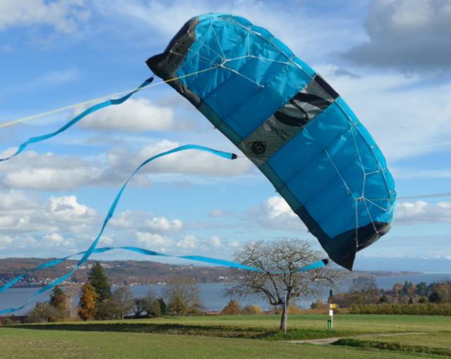 HQ Symphony 2.5 Pro mit 3 x Skymonkey Drachenschwanz blau