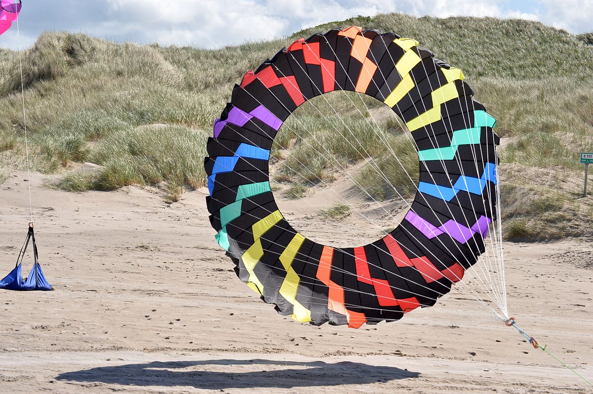 Bol in Regenbogenfarben