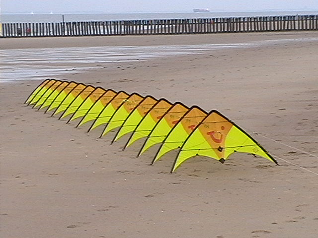 16er Gespann  Delta Stunt Cadzand 2006 Strand