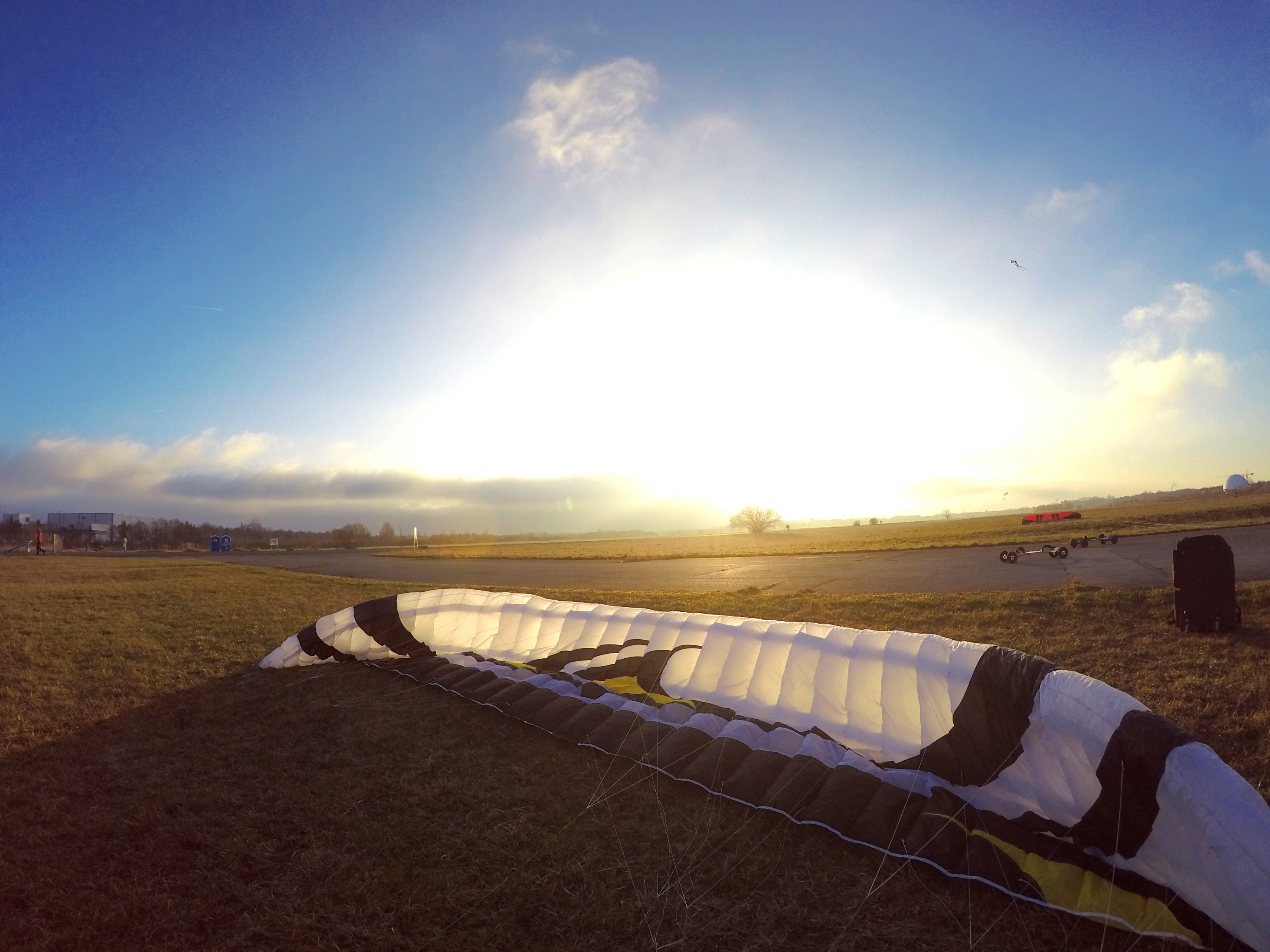 Kite Fly High in Neubiberg beim Landkiten - was für ein traumhaftes Wetter!