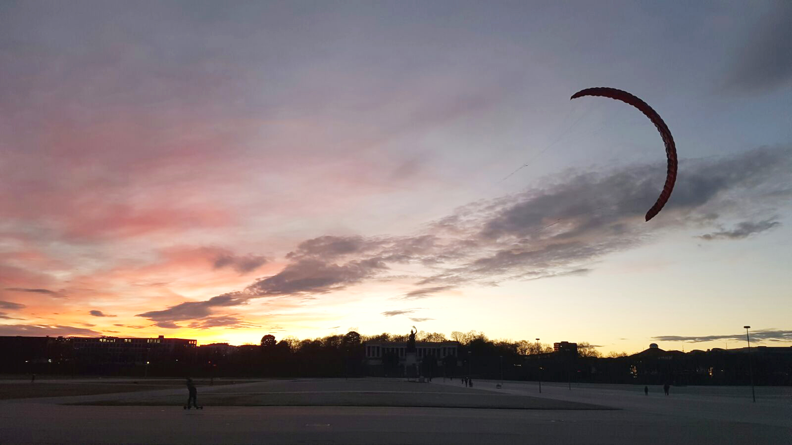 Was für ein Sonnenuntergang gestern beim Landkiten auf der Theresienwiese in München