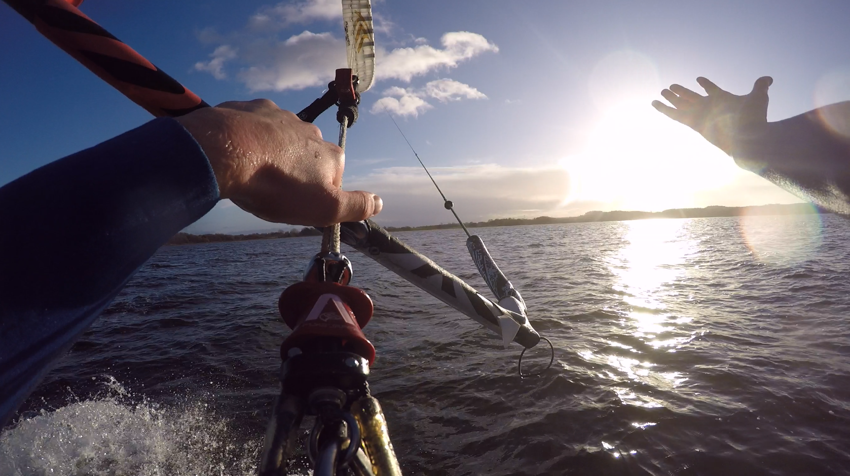 Leichtwind-Sonnenuntergangs Session bei 5 grad Wassertemperatur