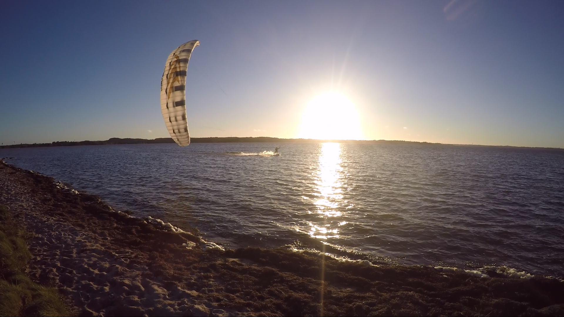 Leichtwind-Sonnenuntergangs Session bei 5 grad Wassertemperatur