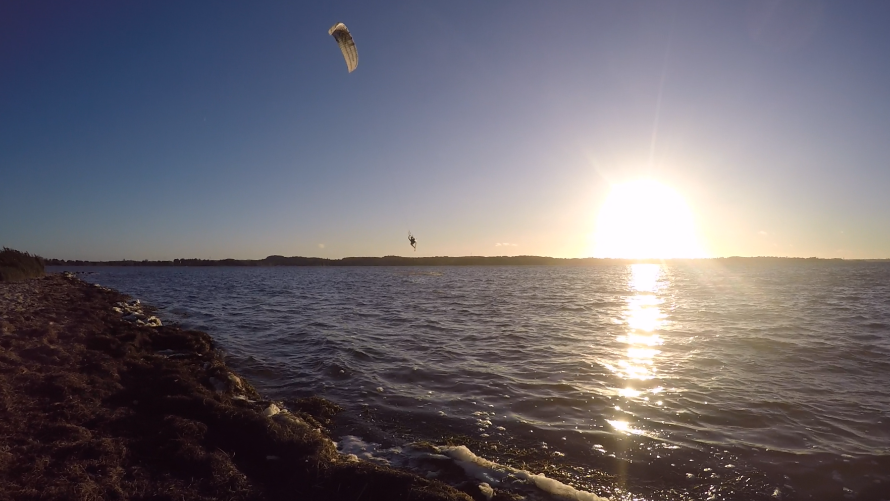 Leichtwind-Sonnenuntergangs Session bei 5 grad Wassertemperatur