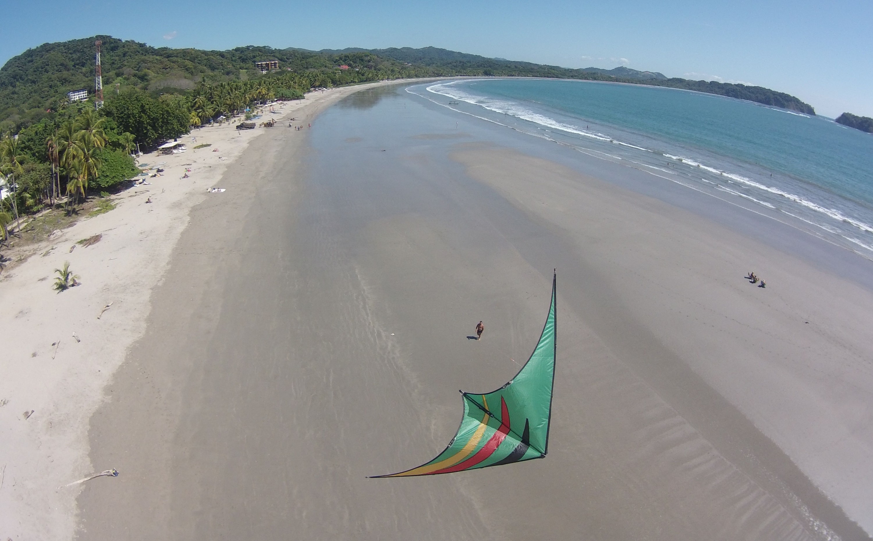 Trickdrachen in KAP-Aufnahme am Strand von Samara (Costa Rica)