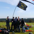 Kleiner Teil der Truppe unter dem Banner.