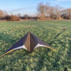 Curve mit goldenen Querrudern